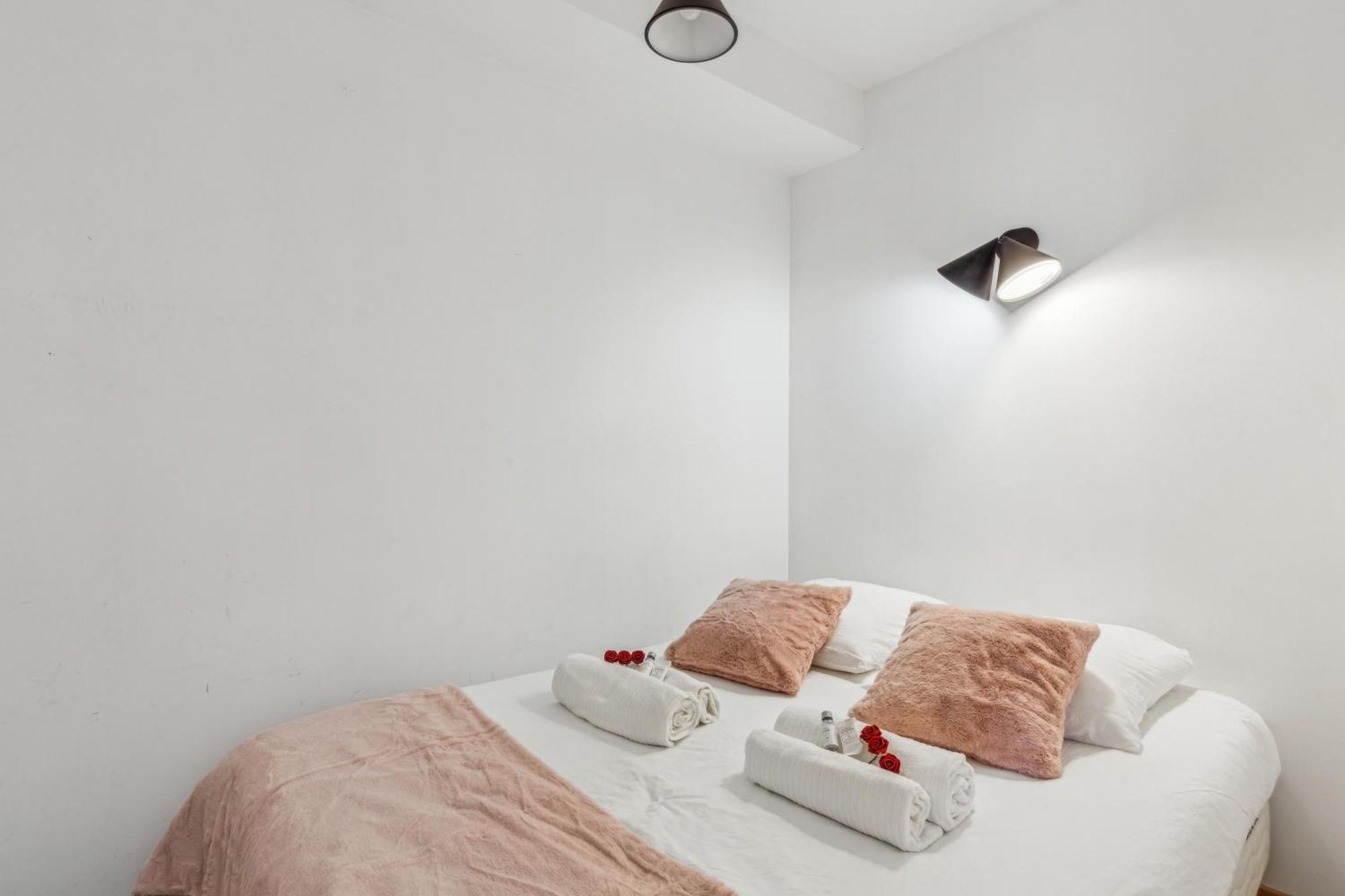 Lavie Maison Large Comfy Flat Бордо Экстерьер фото